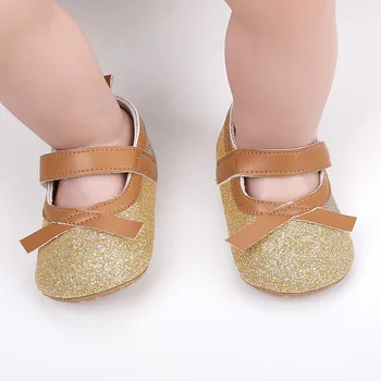 Летние туфли принцессы для маленьких девочек, блестящие туфли Мэри Джейн на плоской подошве из искусственной кожи, обувь для прогулок для новорожденных, обувь для первых ходунков для малышей